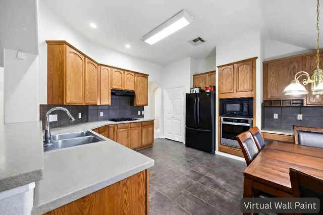 $469,000 | 2 Gilded Crest Court, Spring, TX 77382