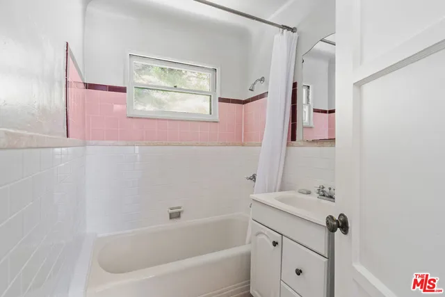 $7,500 | 3705 Fredonia Drive, Los Angeles, CA 90068