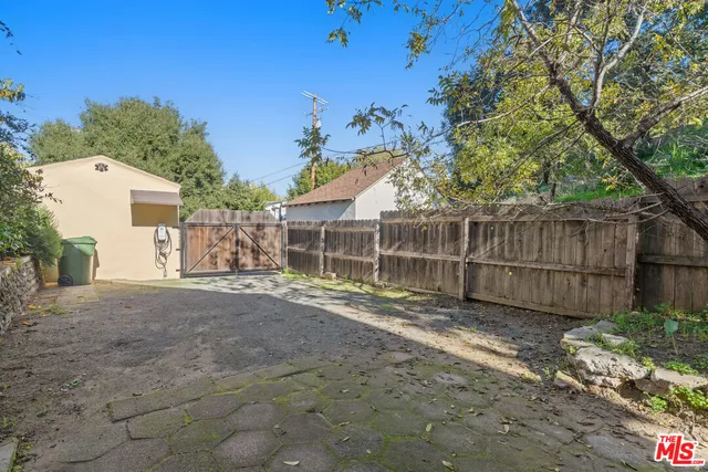 $7,500 | 3705 Fredonia Drive, Los Angeles, CA 90068