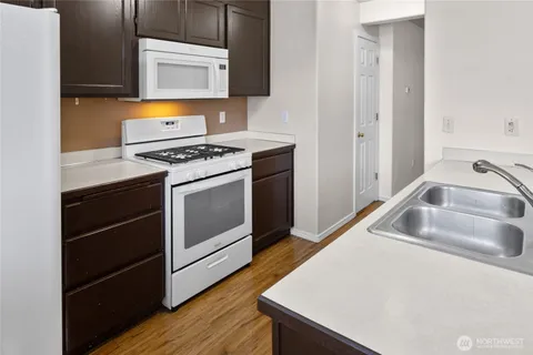 $295,000 | 10924 63rd Street East, Puyallup, WA 98372