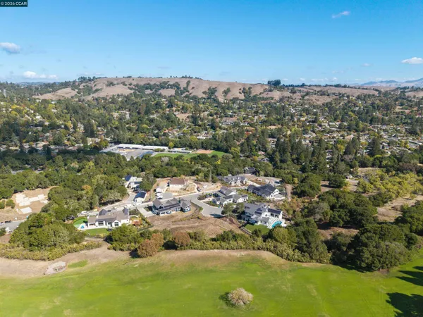 $1,895,000 | 20 Adobe Lane, Orinda, CA 94563