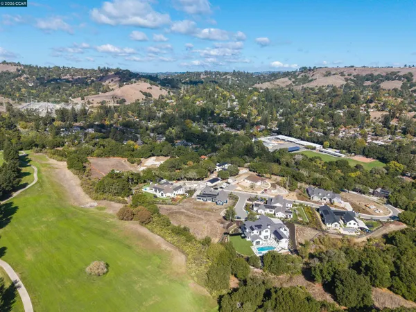 $1,895,000 | 20 Adobe Lane, Orinda, CA 94563