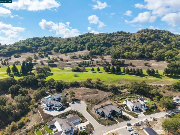 $1,895,000 | 20 Adobe Lane, Orinda, CA 94563