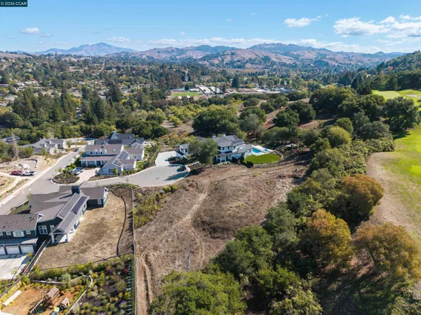 $1,895,000 | 20 Adobe Lane, Orinda, CA 94563