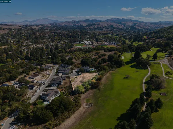 $1,895,000 | 20 Adobe Lane, Orinda, CA 94563