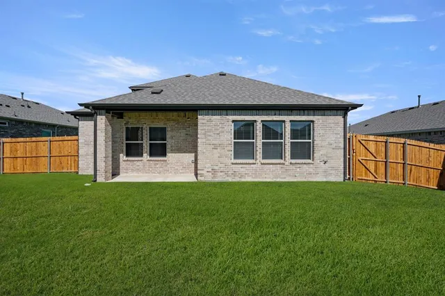 $428,553 | 226 Maybank Street, Glenn Heights, TX 75154