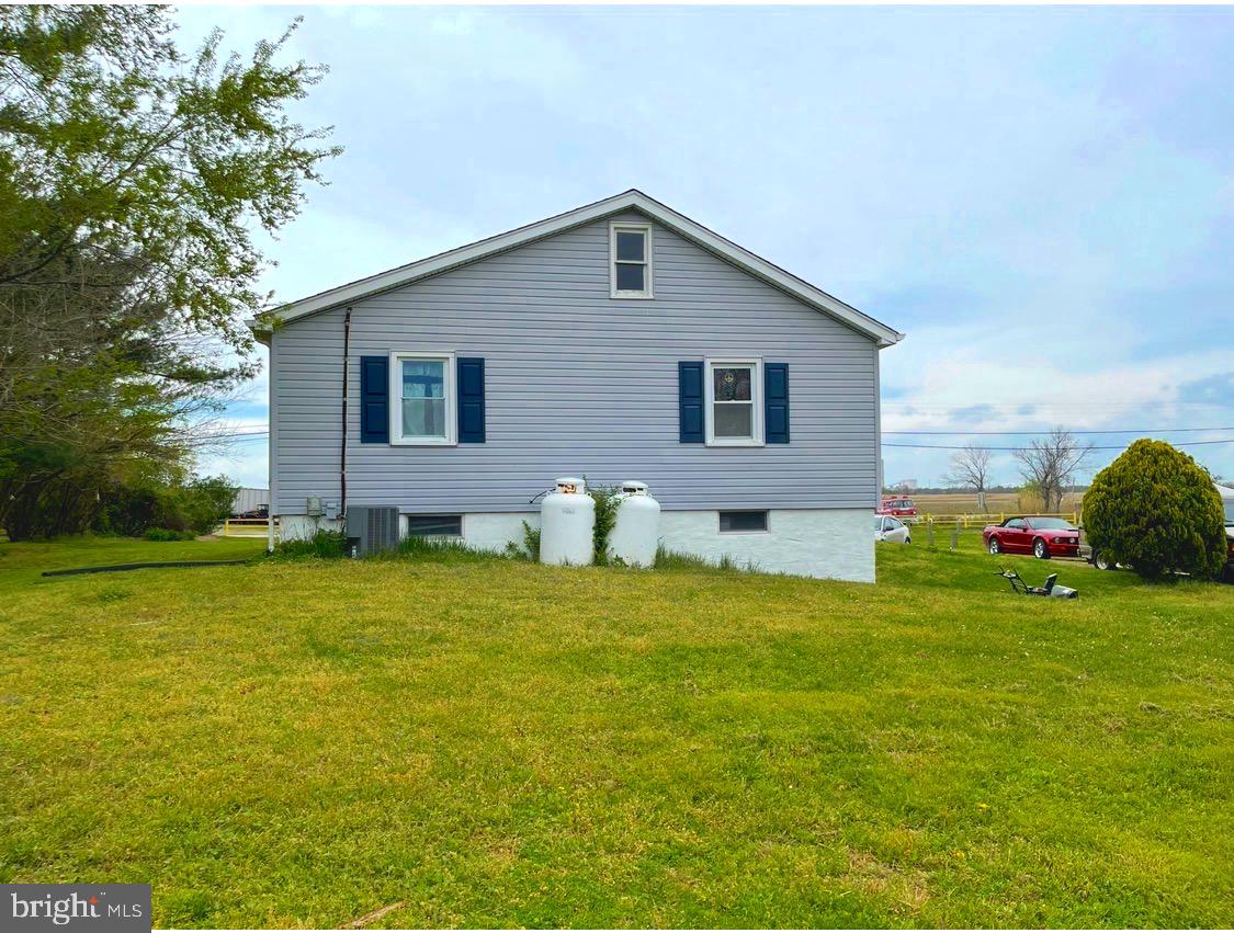 47 East Mill Street Pedricktown, NJ 08067 - Photo 4 of 8 a front view of house with yard and trees