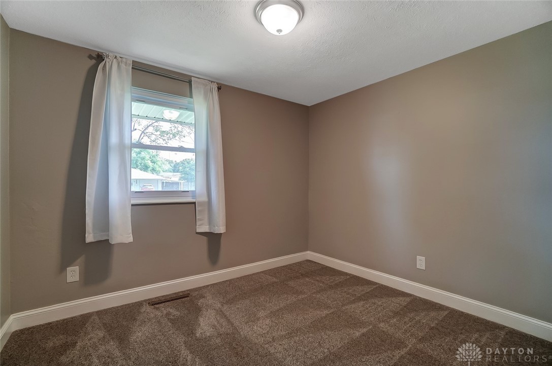 4960 Tilbury Road Huber Heights, OH 45424 - Photo 26 of 34