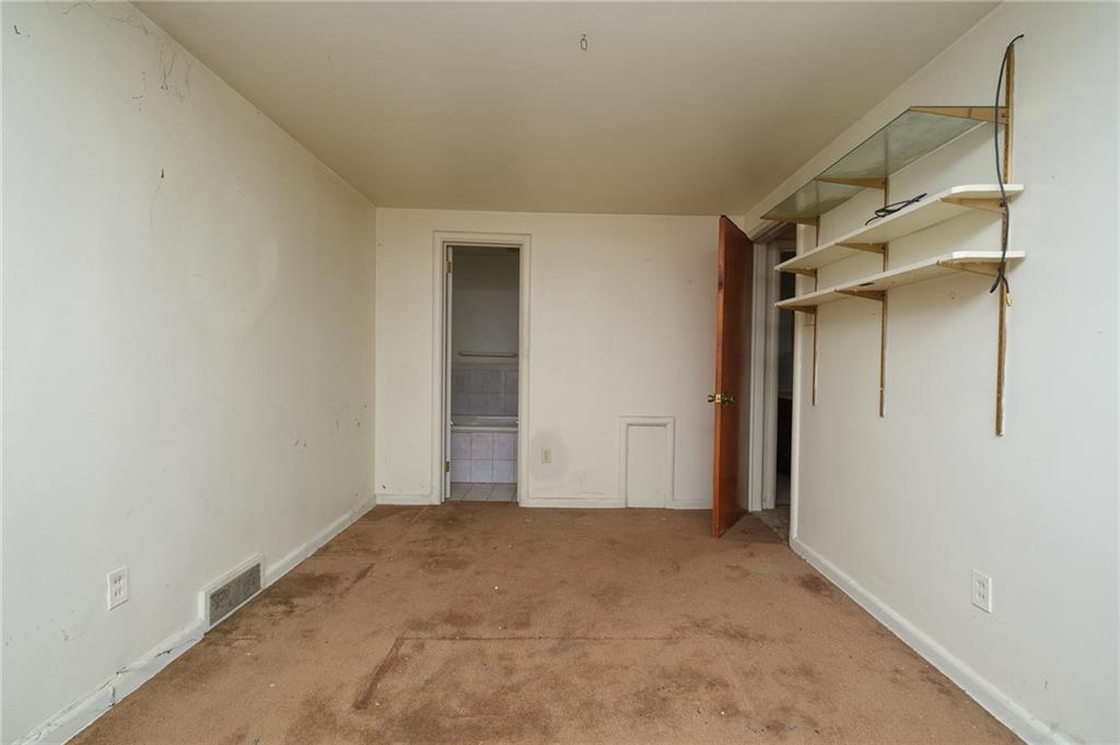 301 Greenlee Road Pittsburgh, PA 15227 - Photo 15 of 25 Gallery Image 15