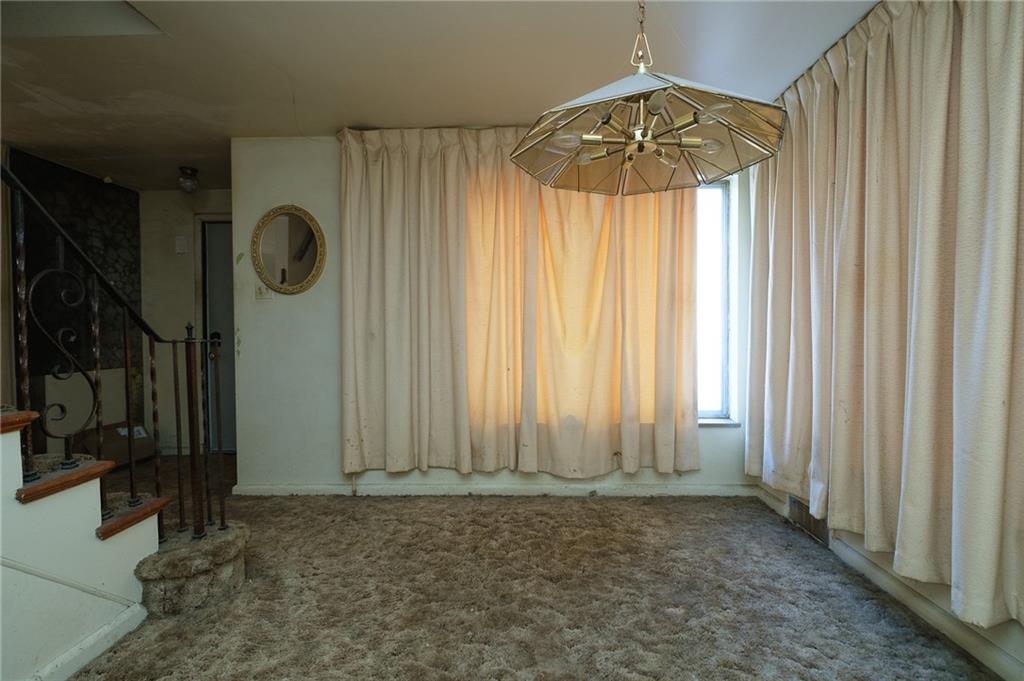 301 Greenlee Road Pittsburgh, PA 15227 - Photo 4 of 25 Gallery Image 4