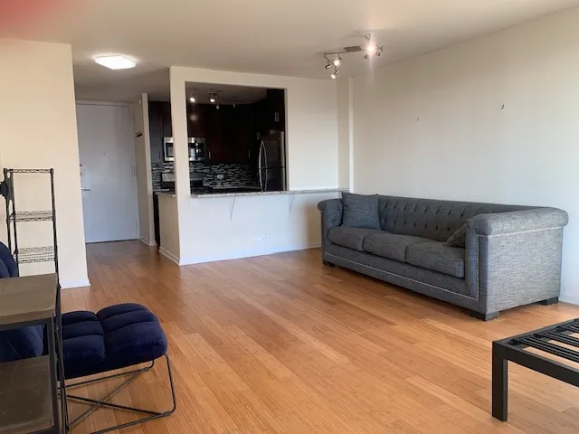 $1,975 | 1960 North Lincoln Park West, Unit 2105, Chicago, IL 60614