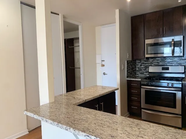 $1,975 | 1960 North Lincoln Park West, Unit 2105, Chicago, IL 60614