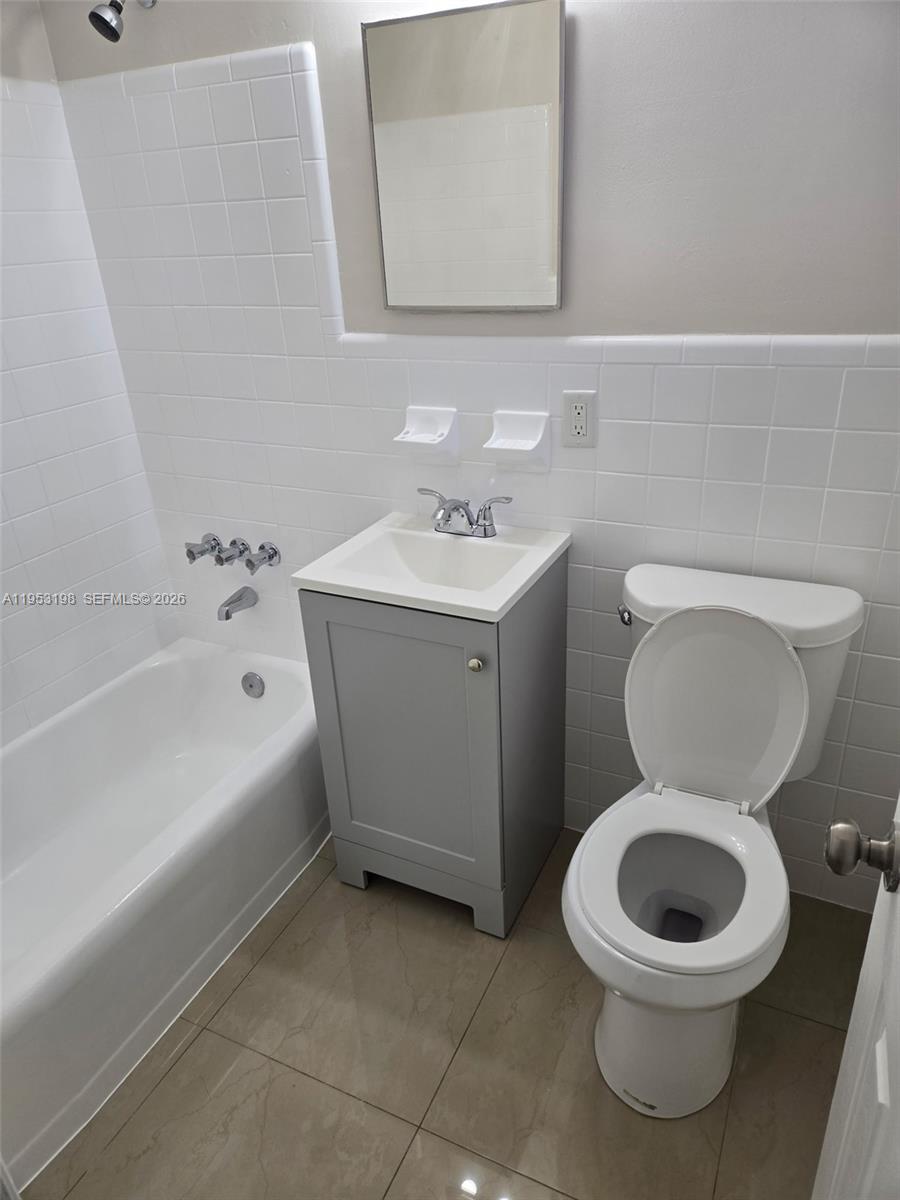 724 Northeast 6th Street, Unit 9 Hallandale Beach, FL 33009 - Photo 8 of 10