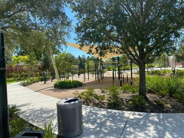 $2,100 | 724 Northeast 6th Street, Unit 9, Hallandale Beach, FL 33009