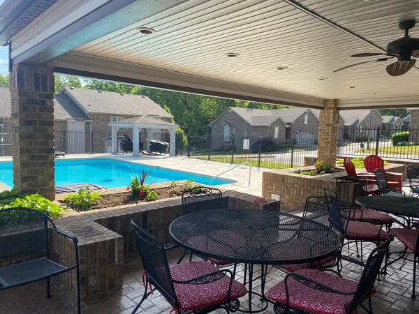 $324,999 | 457 Country Club Court, Clarksville, TN 37043