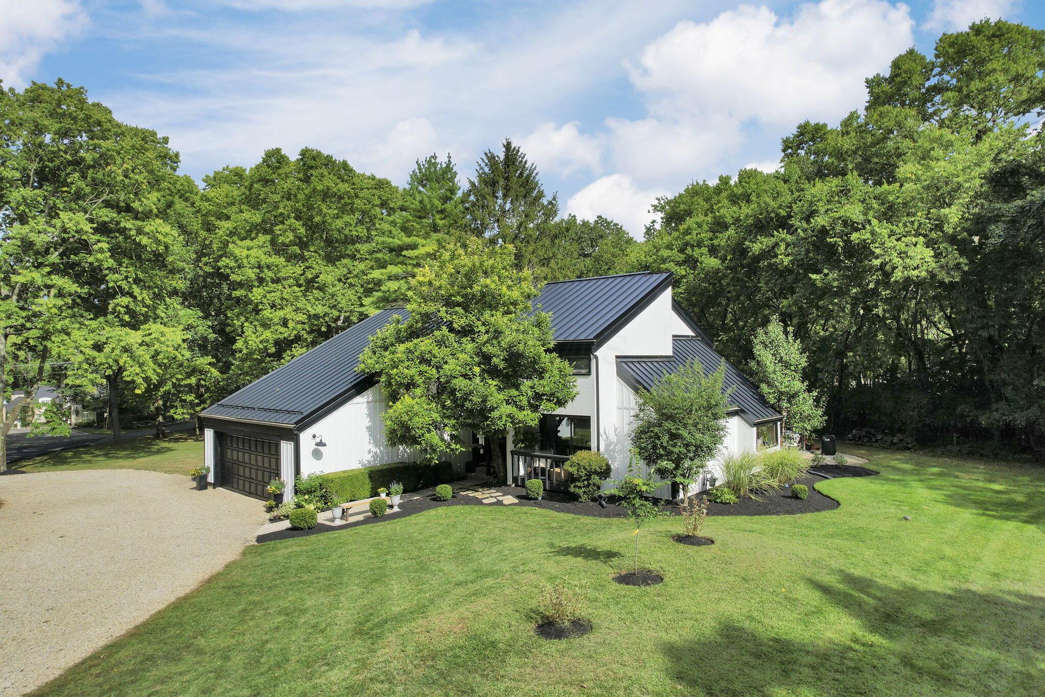 1 ACRE - Peace at "THE WOODS" a private drive off Dublin Rd., 4390 Dublin Rd., Columbus, OH 43221 - 1 Door away from Scioto River.