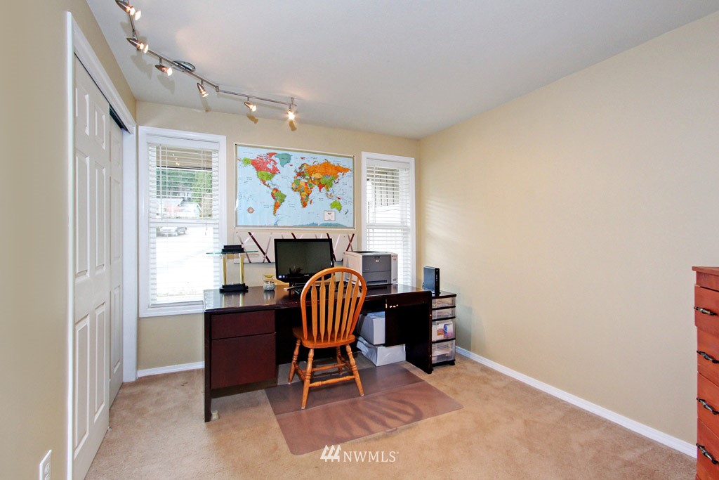 22329 3rd Avenue Southeast Bothell, WA 98021 - Photo 4 of 15
