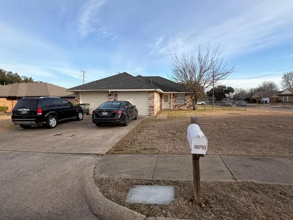 $1,375 | 5413 Brookhollow Drive, Sachse, TX 75048
