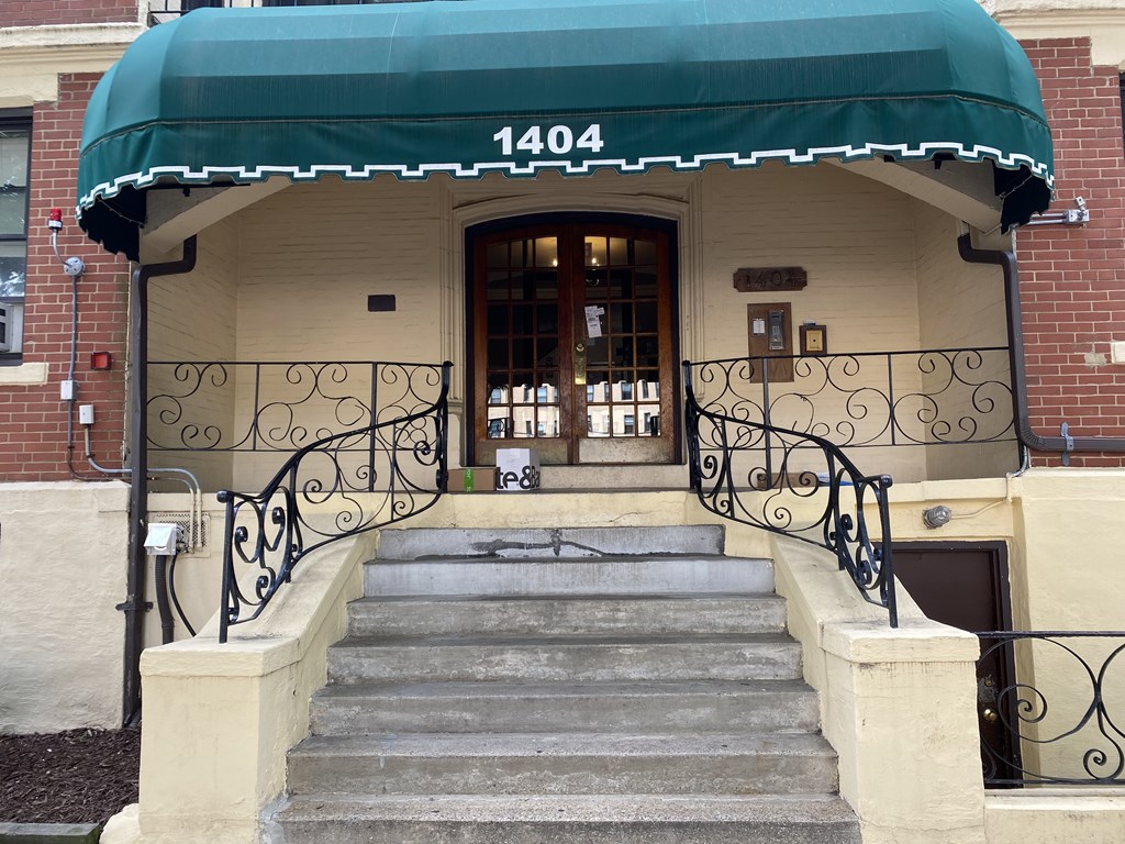 1404 Commonwealth Avenue, Unit 7 Boston, MA 02135 - Photo 1 of 19 a view of entryway