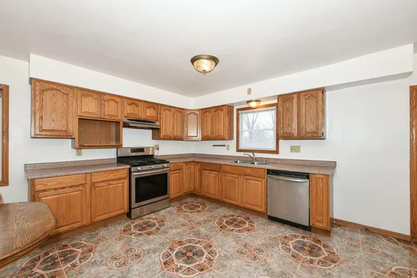 $530,000 | 9335 West County Line Road, Unit 9325, Milwaukee, WI 53224