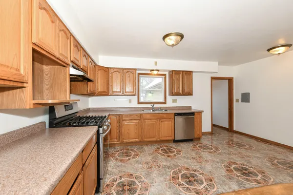 $530,000 | 9335 West County Line Road, Unit 9325, Milwaukee, WI 53224