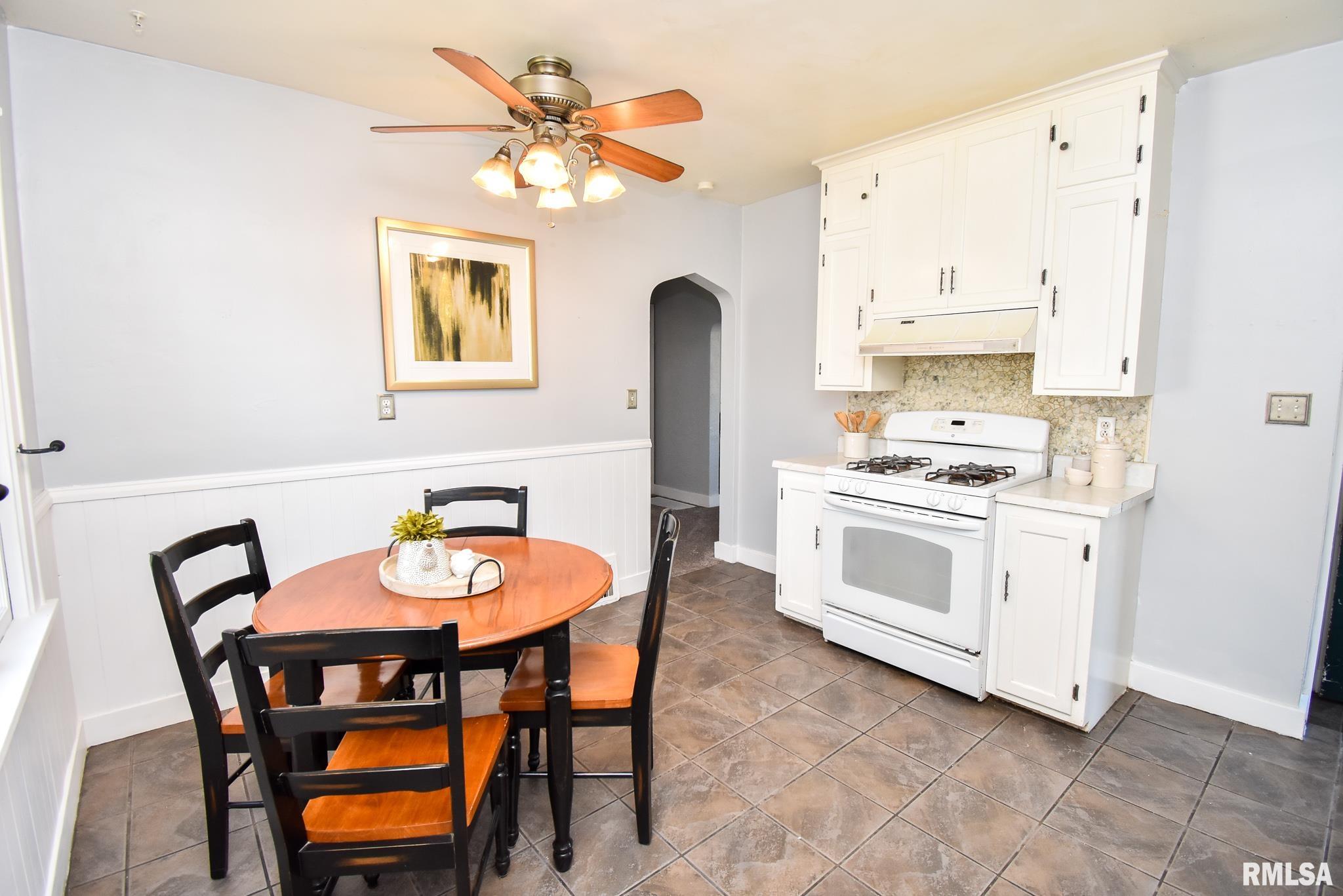 1413 West Circle Road Peoria, IL 61604 - Photo 21 of 38 Gallery Image 21