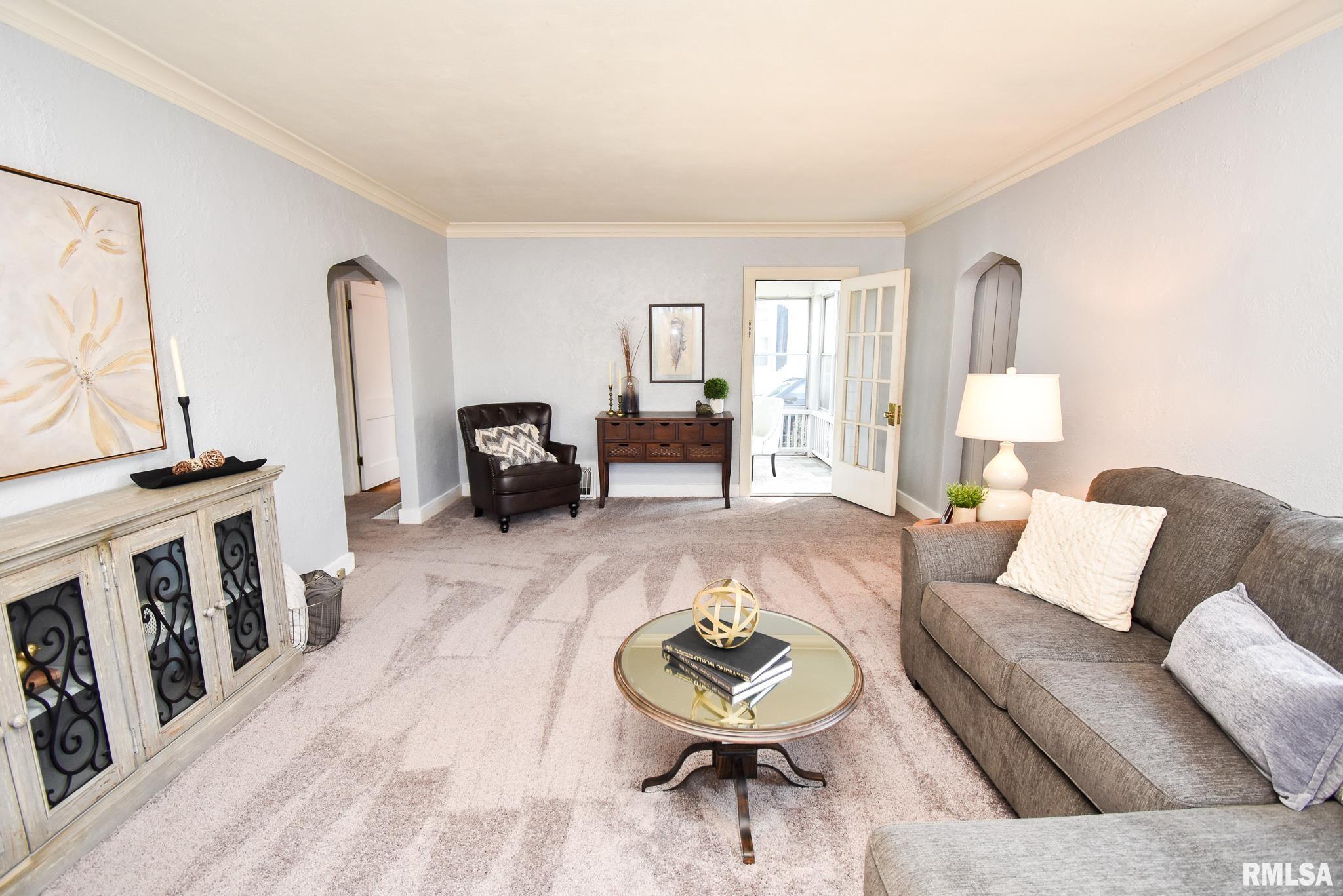 1413 West Circle Road Peoria, IL 61604 - Photo 6 of 38 Gallery Image 6
