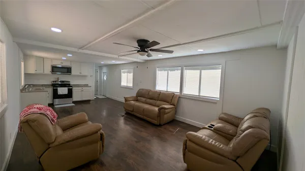 $1,100 | 266 Hunters Glen, Livingston, TX 77351