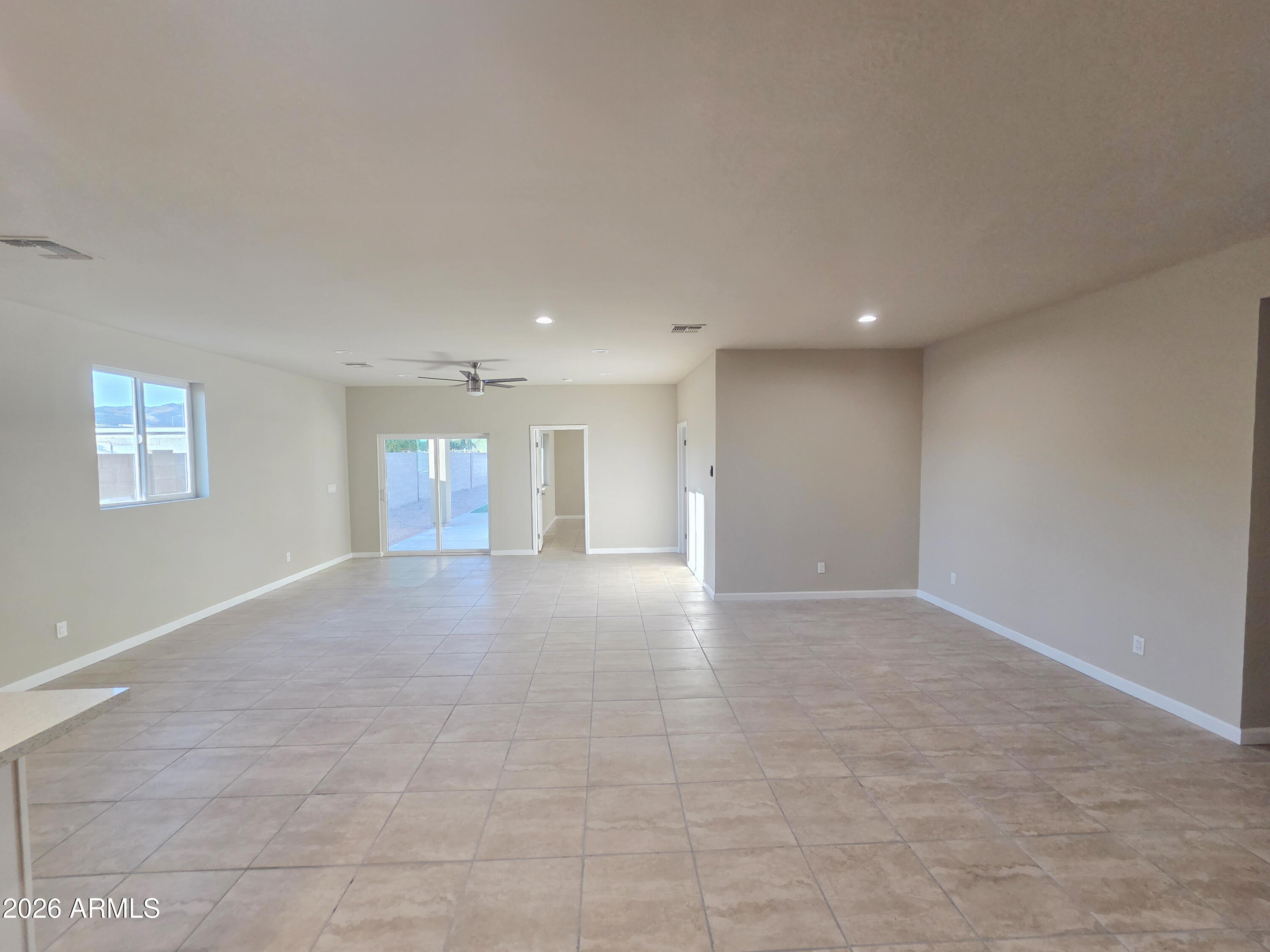 913 East Fremont Road, Unit 3 Phoenix, AZ 85042 - Photo 11 of 17 20260609_062719
