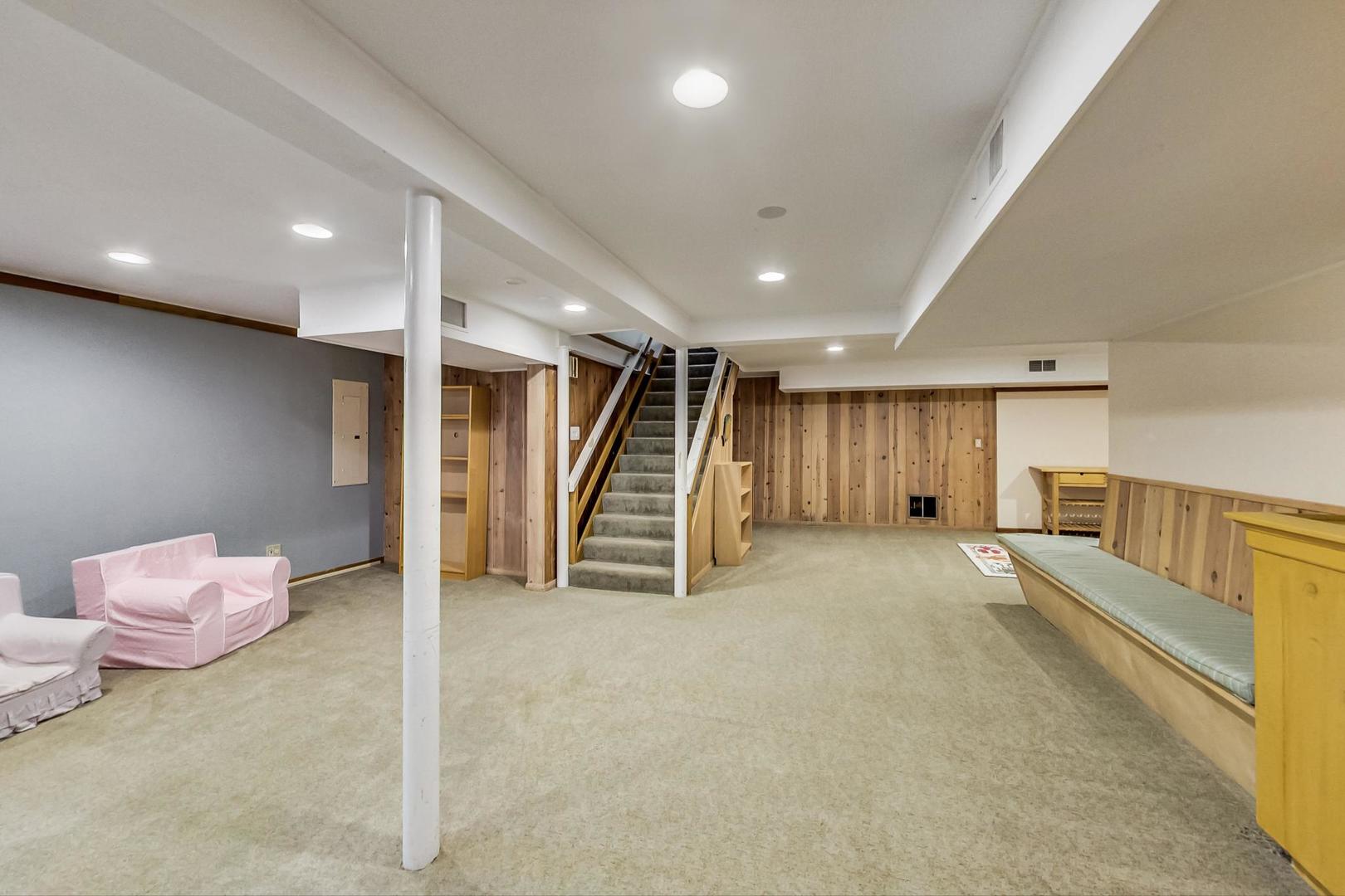 504 Illinois Road Wilmette, IL 60091 - Photo 33 of 43 a view of an empty room