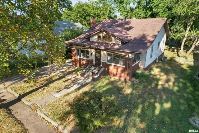 $115,000 | 208 South 10th Street, Herrin, IL 62948