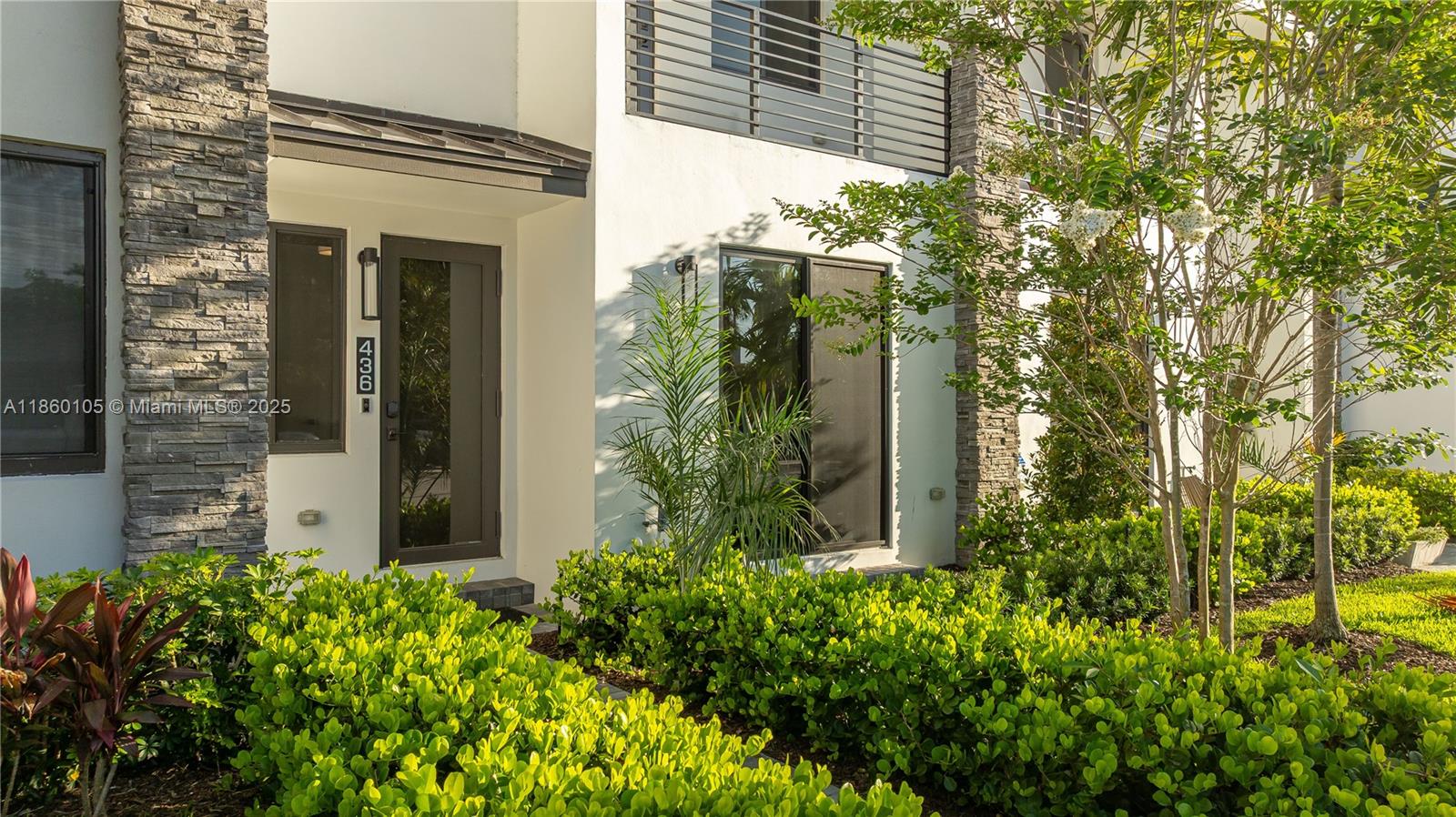 436 Southeast 12th Court Fort Lauderdale, FL 33316 - Photo 26 of 34 a view of a house with a tree