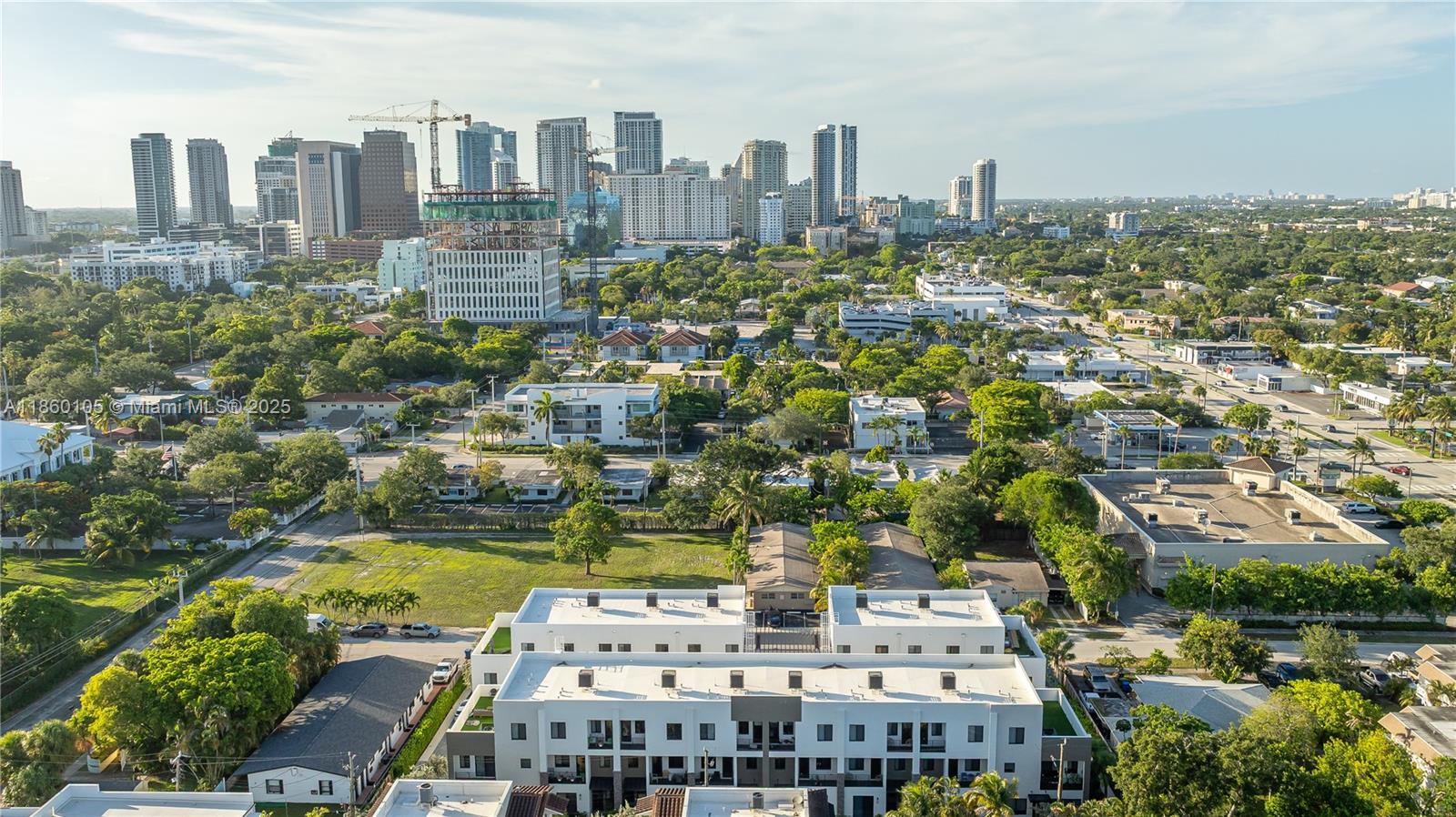 436 Southeast 12th Court Fort Lauderdale, FL 33316 - Photo 33 of 34 a view of a city with tall buildings
