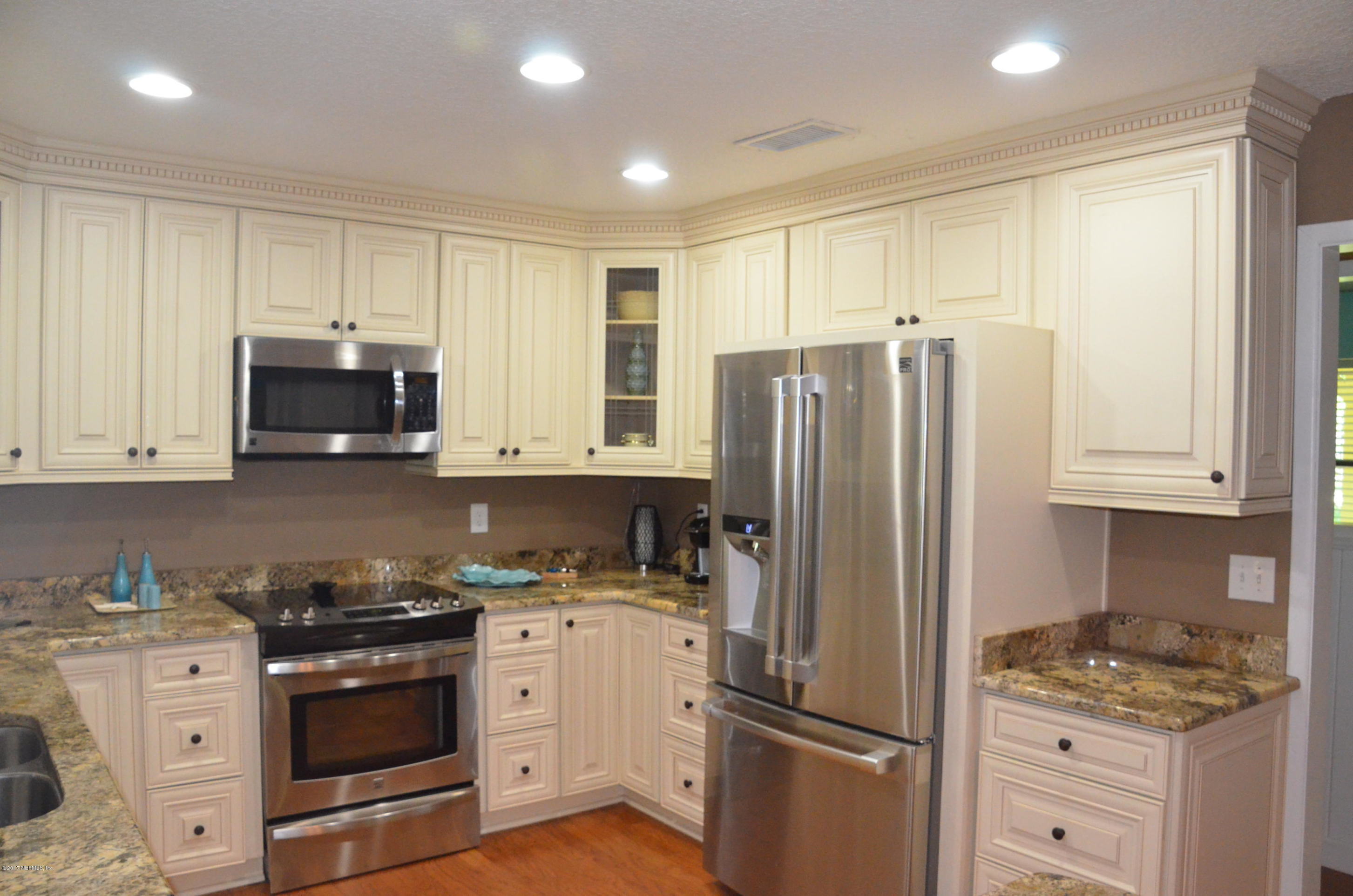 11401 Simmons Road Jacksonville, FL 32218 - Photo 14 of 17 Kitchen