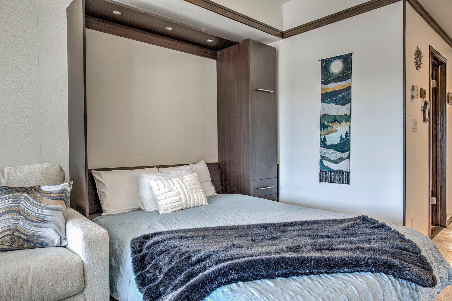 1211 West Keystone Road, Unit 2738 Keystone, CO 80435 - Photo 15 of 31 a bedroom with a bed and a window