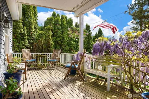 $1,295,000 | 2616 Franklin Avenue East, Seattle, WA 98102