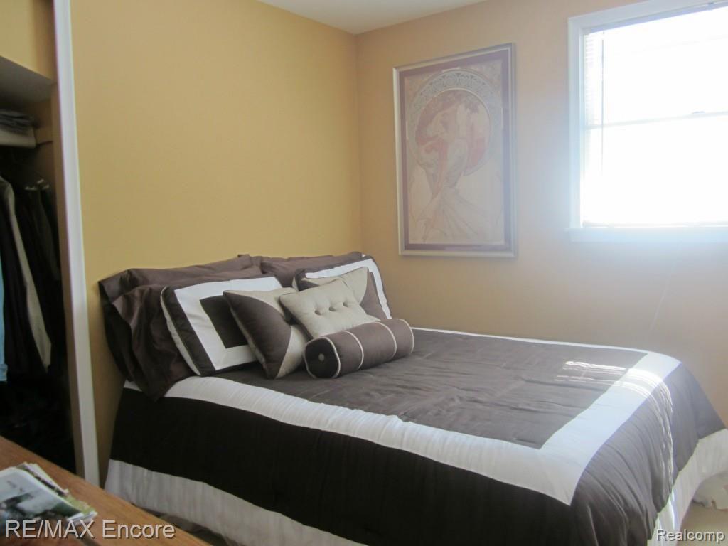 13050 Rattalee Lake Road Davisburg, MI 48350 - Photo 25 of 36 2ND BEDROOM