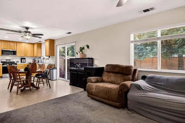 a view of an entryway with workspace