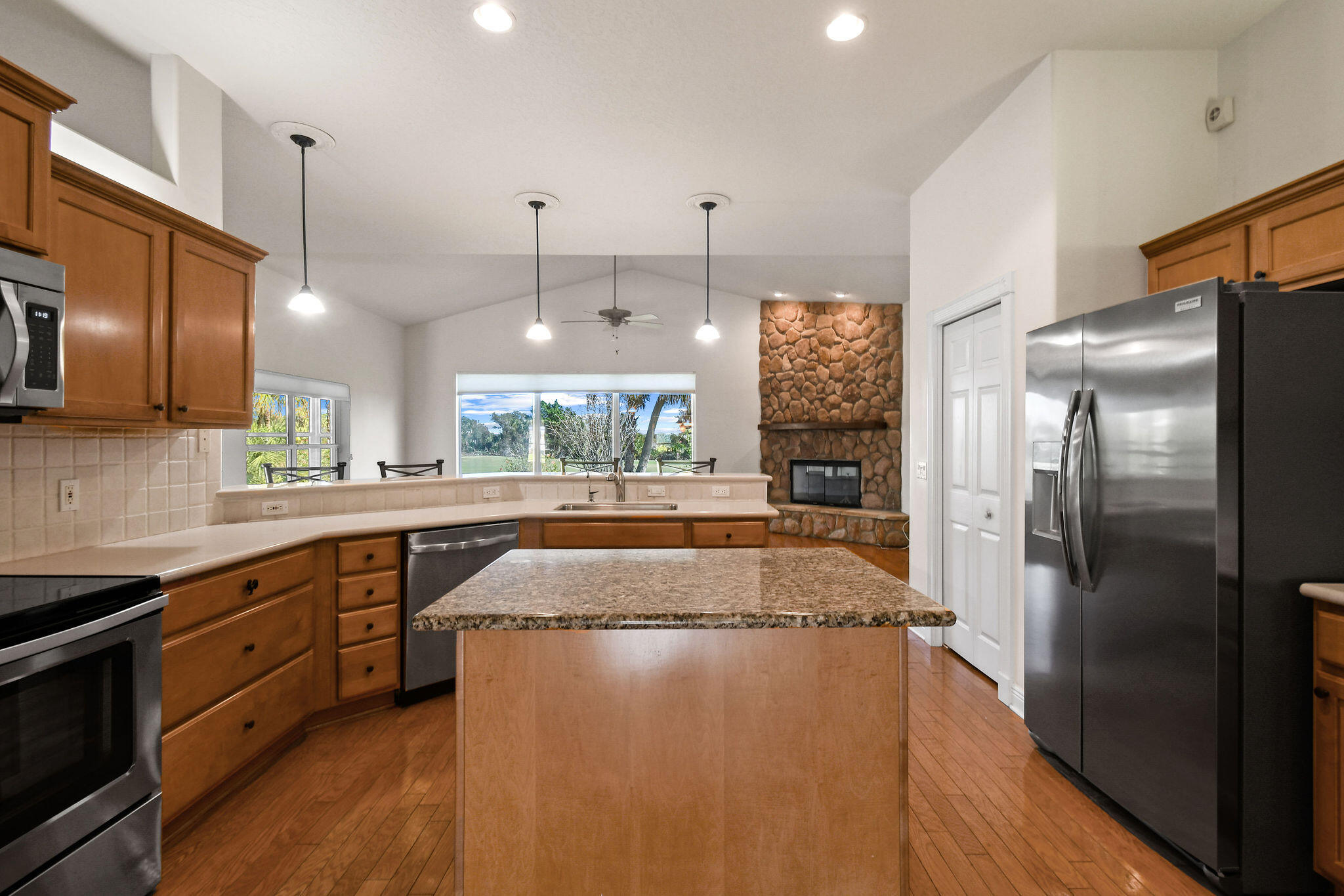 4354 Gator Trace Circle Fort Pierce, FL 34982 - Photo 22 of 58 Kitchen 4