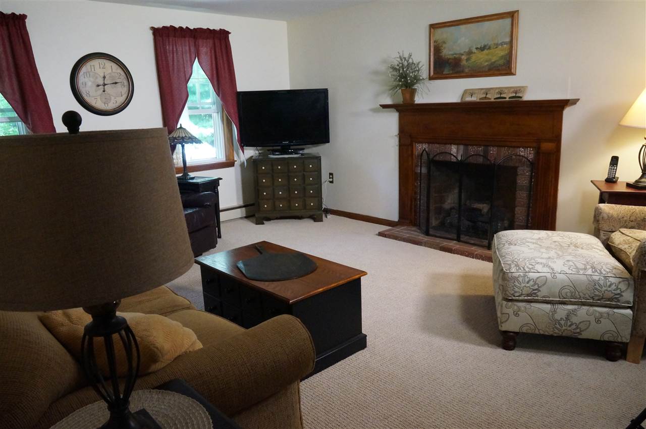 27 Lawson Farm Road Londonderry, NH 03053 - Photo 18 of 40