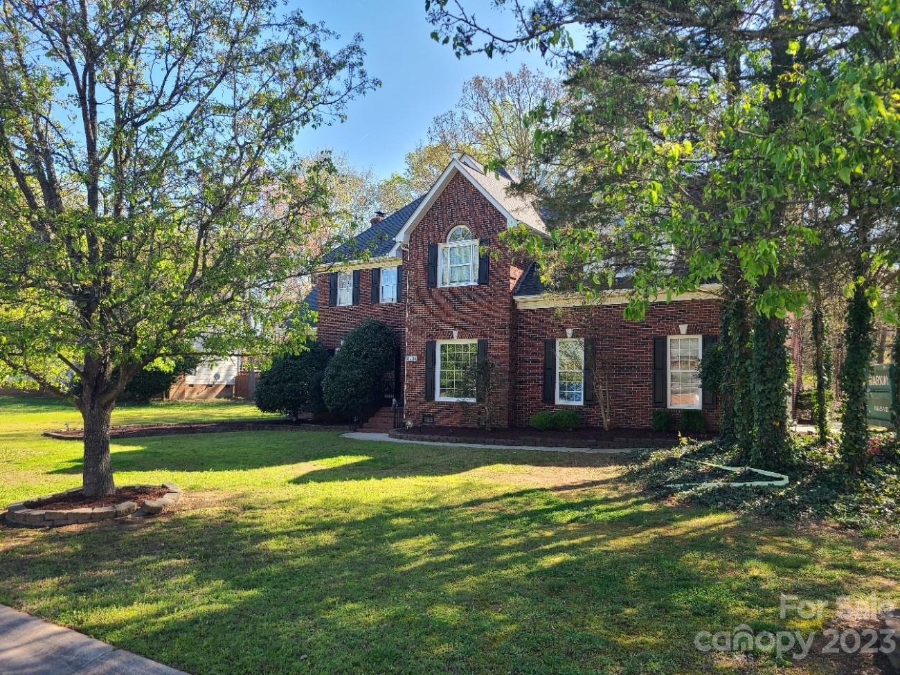 8234 Hunley Ridge Road Matthews, NC 28104 - Photo 4 of 32 Gallery Image 4