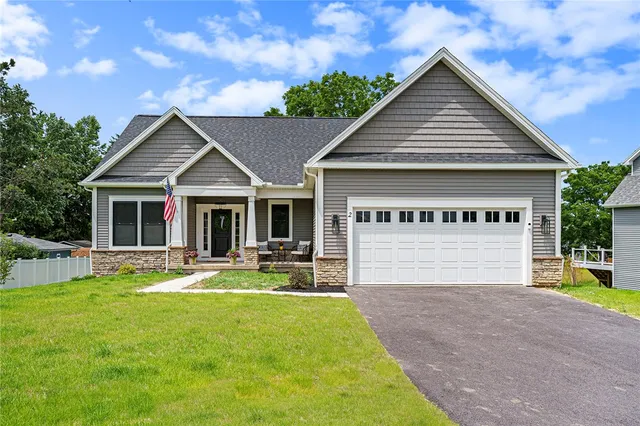 $624,900 | 84 Chase Meadow Trail, Mendon, NY 14472