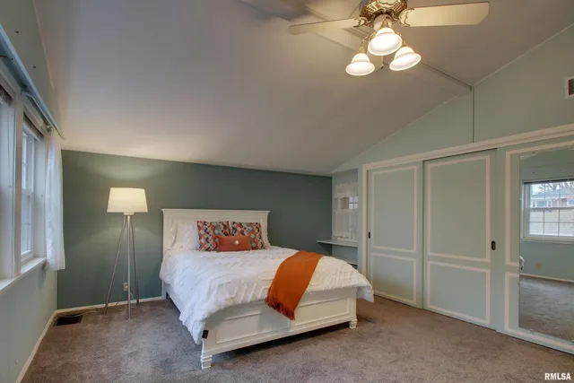 $287,500 | 328 Lincoln Hill Northwest, Quincy, IL 62301