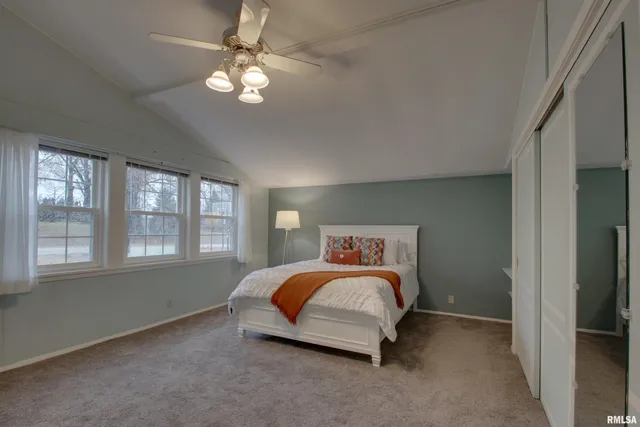 $287,500 | 328 Lincoln Hill Northwest, Quincy, IL 62301