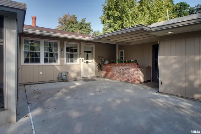 $287,500 | 328 Lincoln Hill Northwest, Quincy, IL 62301