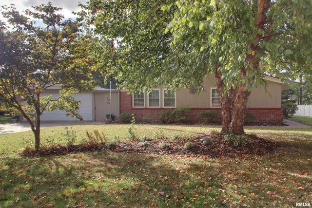 $289,900 | 328 Lincoln Hill Northwest, Quincy, IL 62301