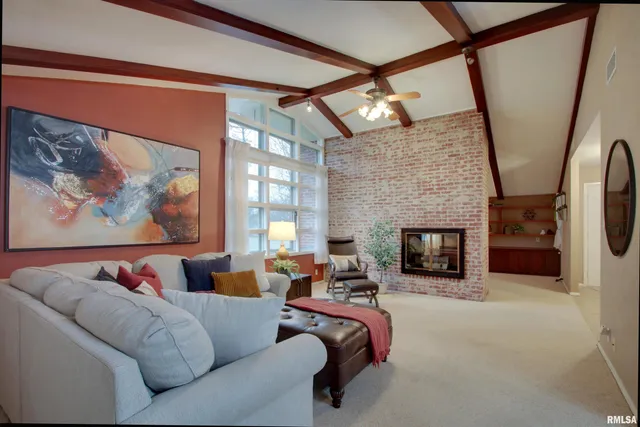 $287,500 | 328 Lincoln Hill Northwest, Quincy, IL 62301