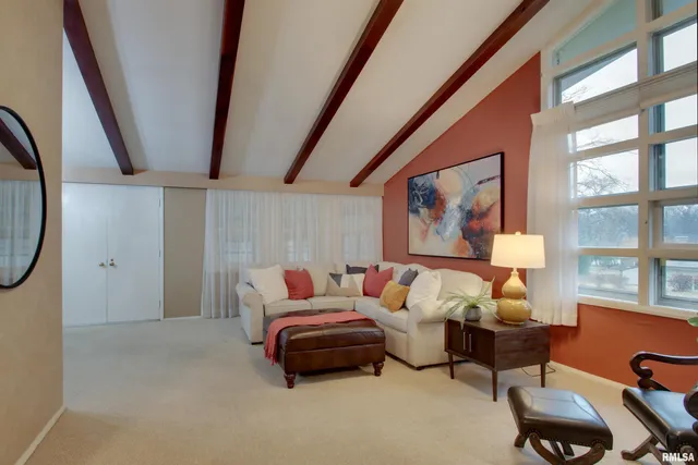 $287,500 | 328 Lincoln Hill Northwest, Quincy, IL 62301