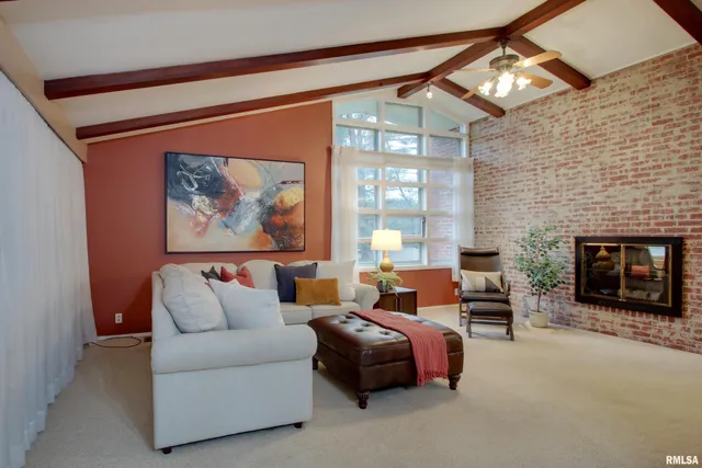 $287,500 | 328 Lincoln Hill Northwest, Quincy, IL 62301