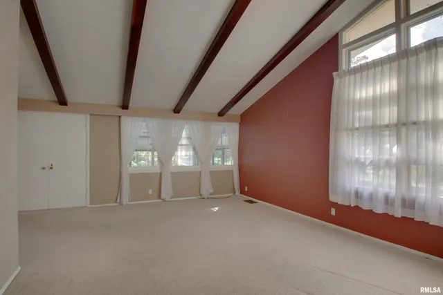 $289,900 | 328 Lincoln Hill Northwest, Quincy, IL 62301